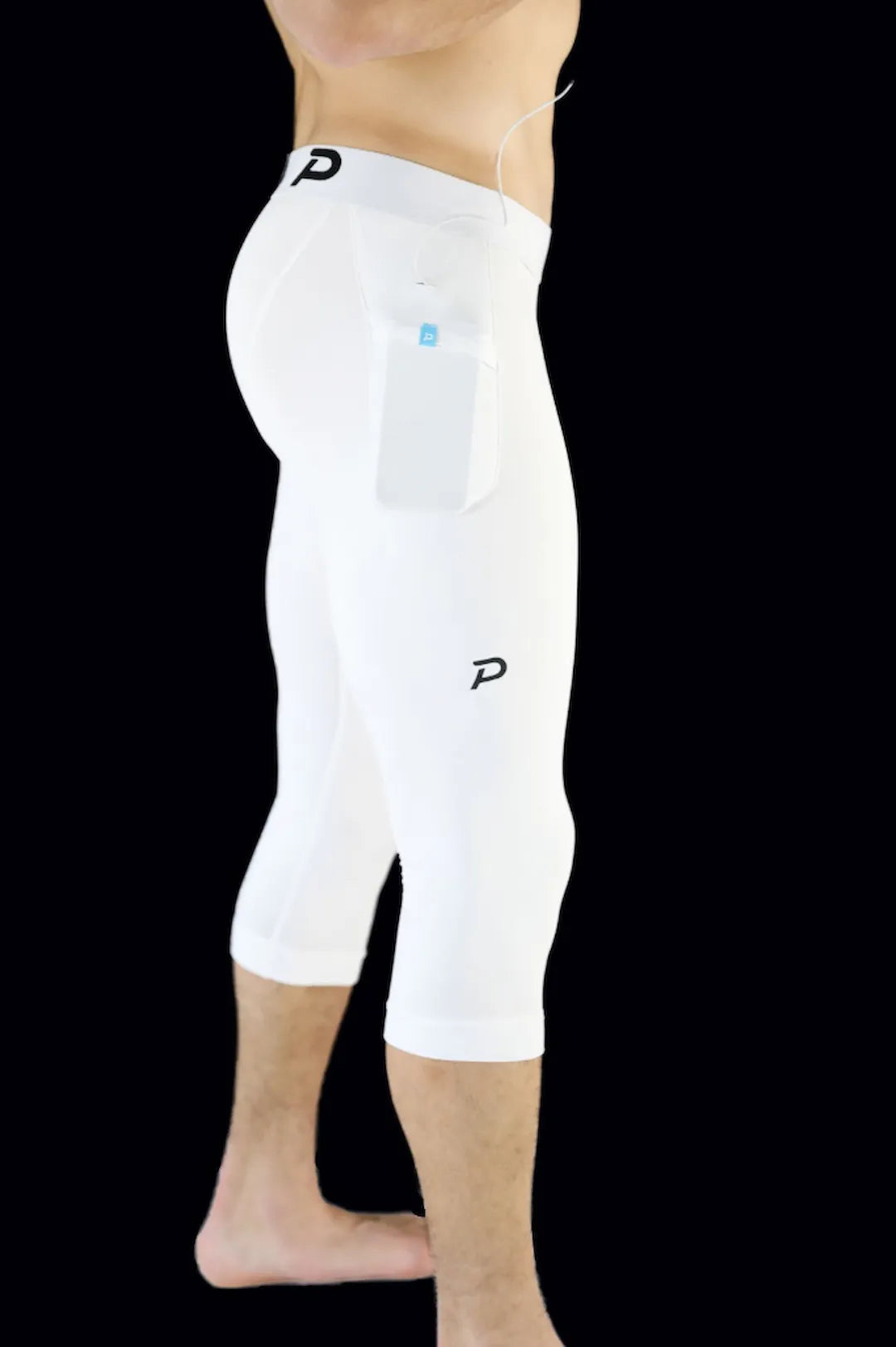 Close-up of the integrated phone pocket on the white 3/4 Strider tights, engineered for zero-bounce storage during runs.